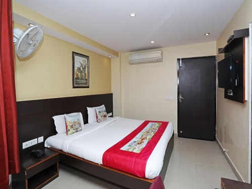 Hotel Lily Bay Inn image 17